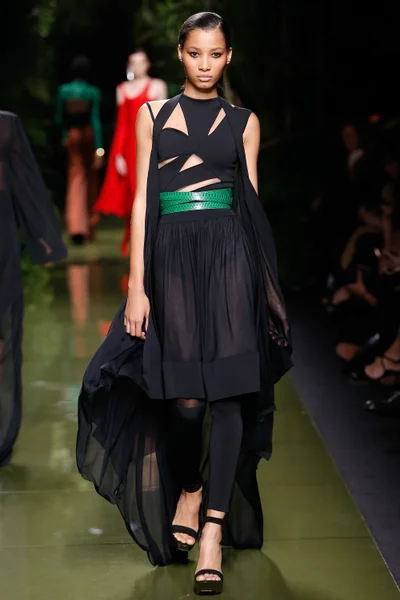 Look 32